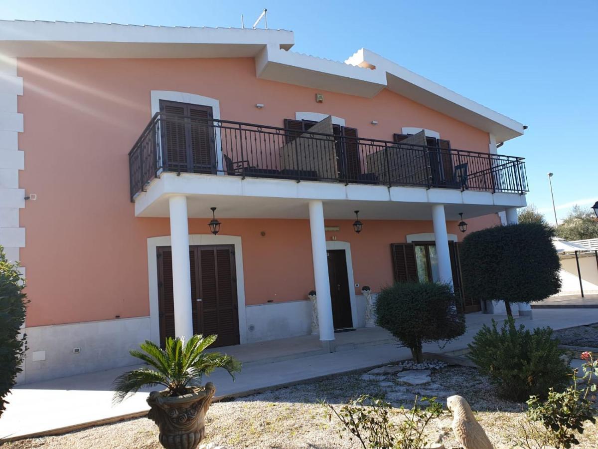 Bed And Breakfast Villa Fatima Trani Exterior foto